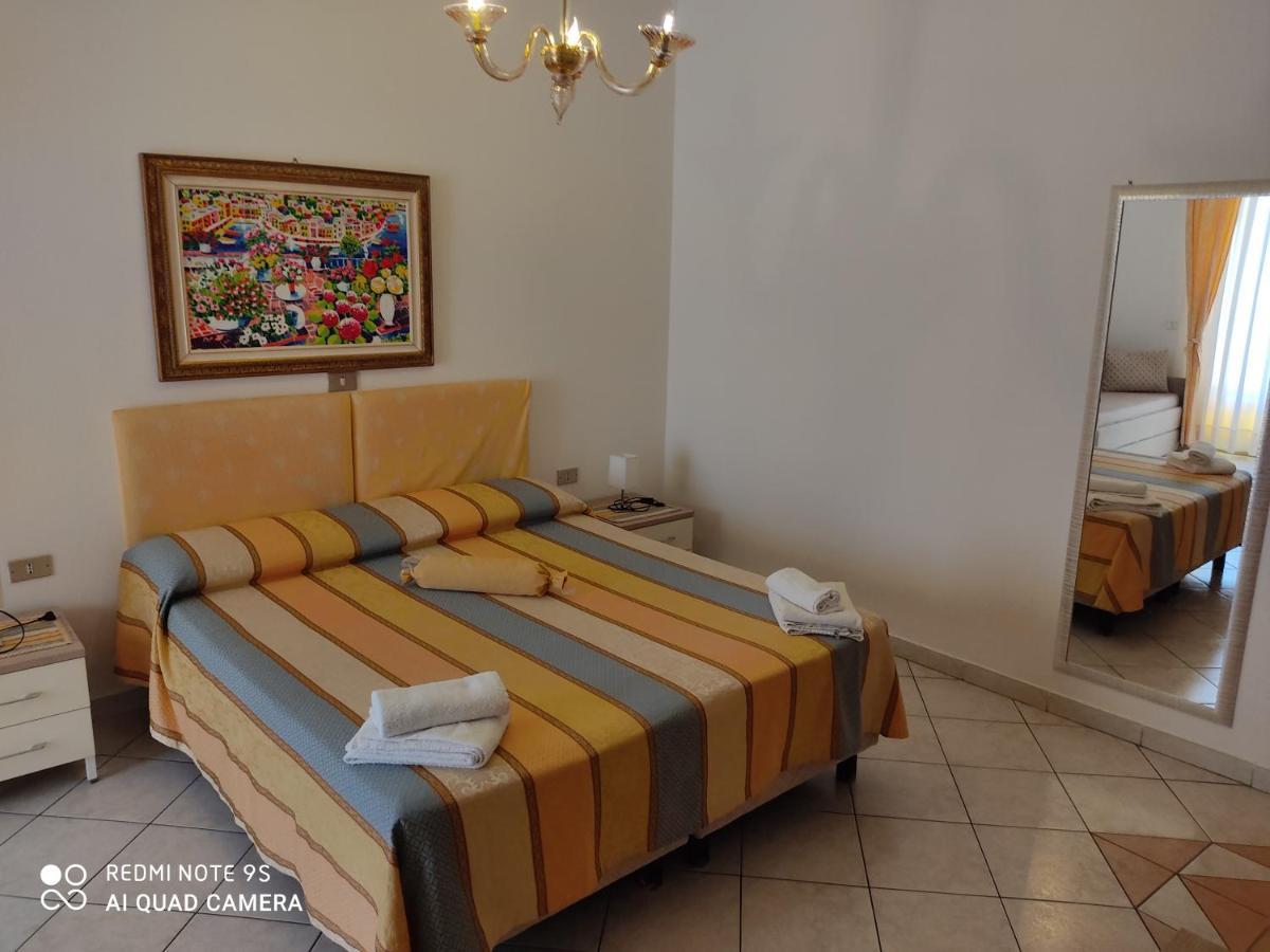 Hotel La Calabrese Isola Di Capo Rizzuto Exteriör bild